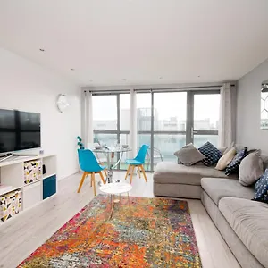  Apartment Stylish Close To Bridge