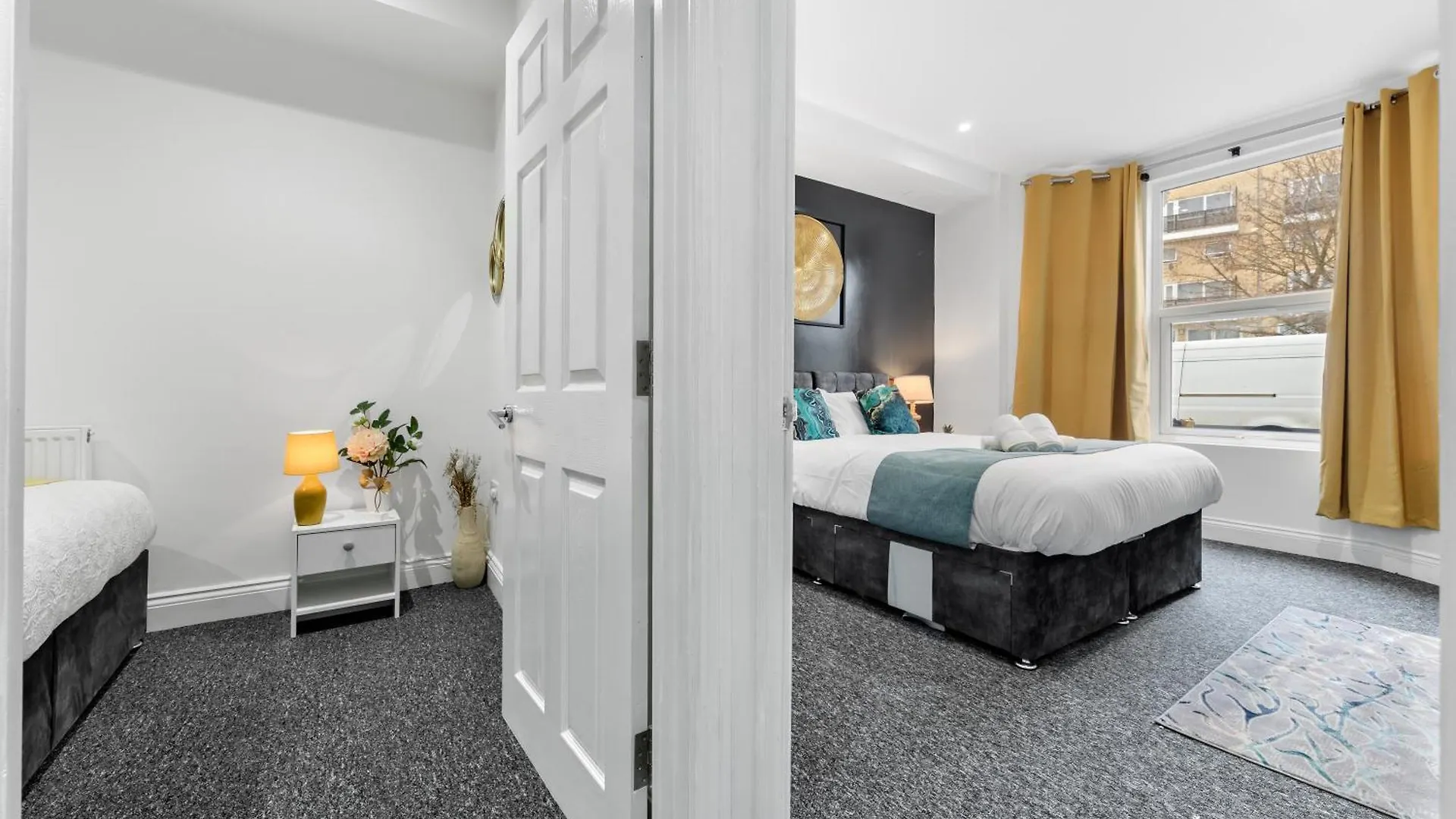 Apartment Stylish 2 Bedroom Haven In Zone 2-15 Mins To Central London- Garden & Parking Available! 5 Beds-Sleeps 6 People- Instant Book & Self Check-In! Save 20 Percent On Stays Of 7 Nights Or More !